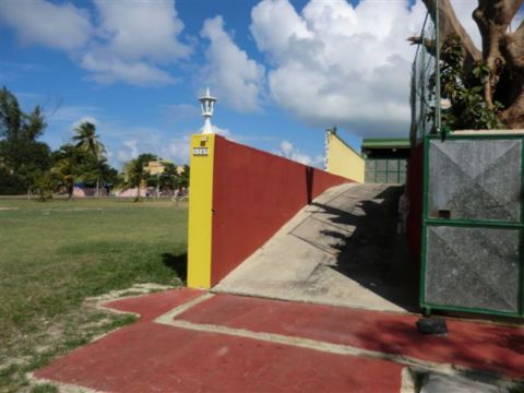 'Entrada del parqueo' Casas particulares are an alternative to hotels in Cuba.